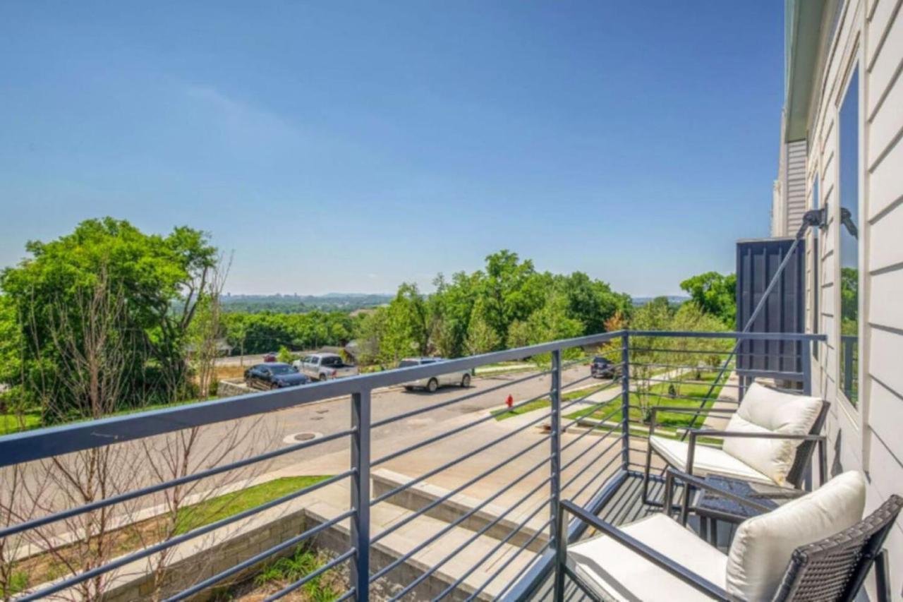 Luxury Four-story Home, Rooftop Deck With Views, Pingpong! Sleeps 12! Holiday home