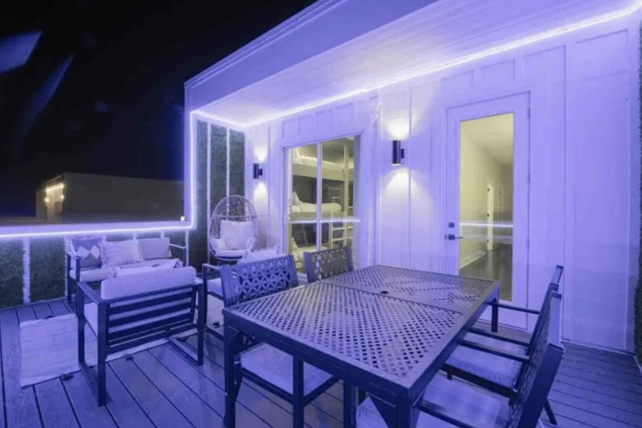 Luxury Four-story Home, Rooftop Deck With Views, Pingpong! Sleeps 12!