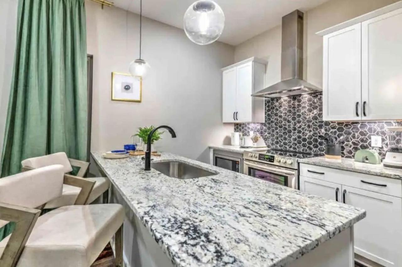 Luxury Four-story Home, Rooftop Deck With Views, Pingpong! Sleeps 12! *