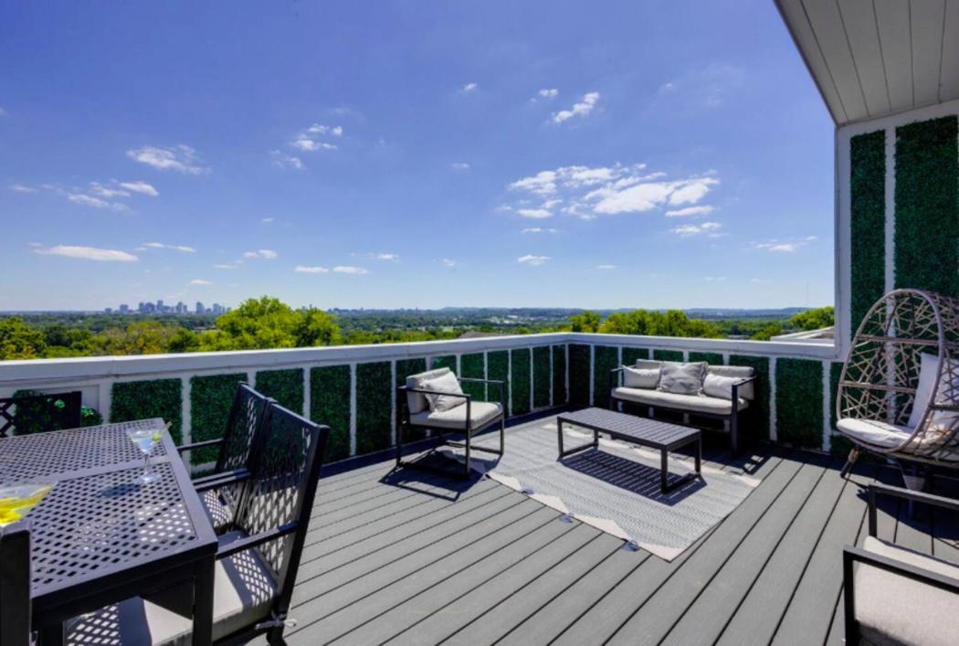 Luxury Four-story Home, Rooftop Deck With Views, Pingpong! Sleeps 12! Holiday home
